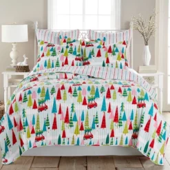 Full/Queen Merry & Bright Holly Jolly Reversible Quilt - Levtex Home